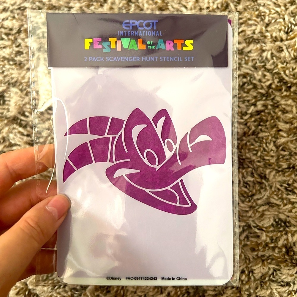 Disney EPCOT Festival of the Arts Scavenger Hunt Stencil Set – Spaceship – NIP